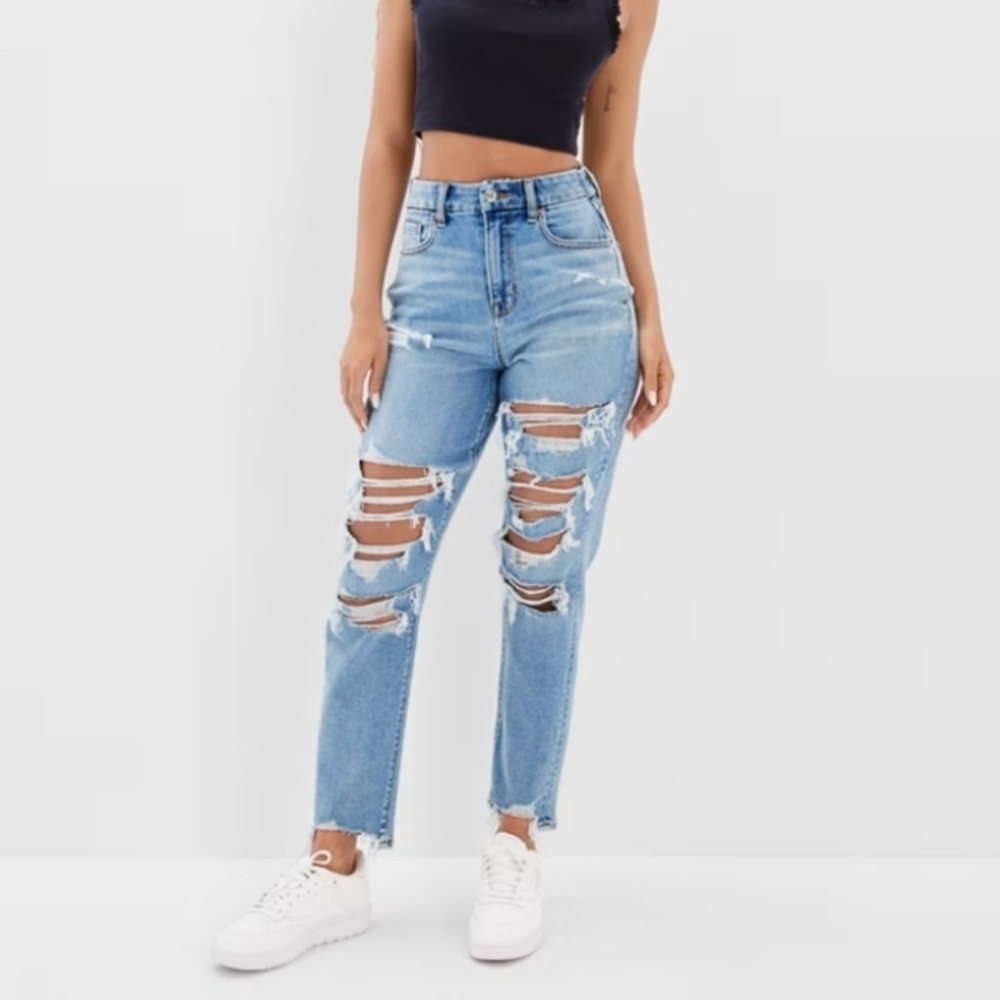 American Eagle Ripped Curvy Mom Cropped  Jeans Pants